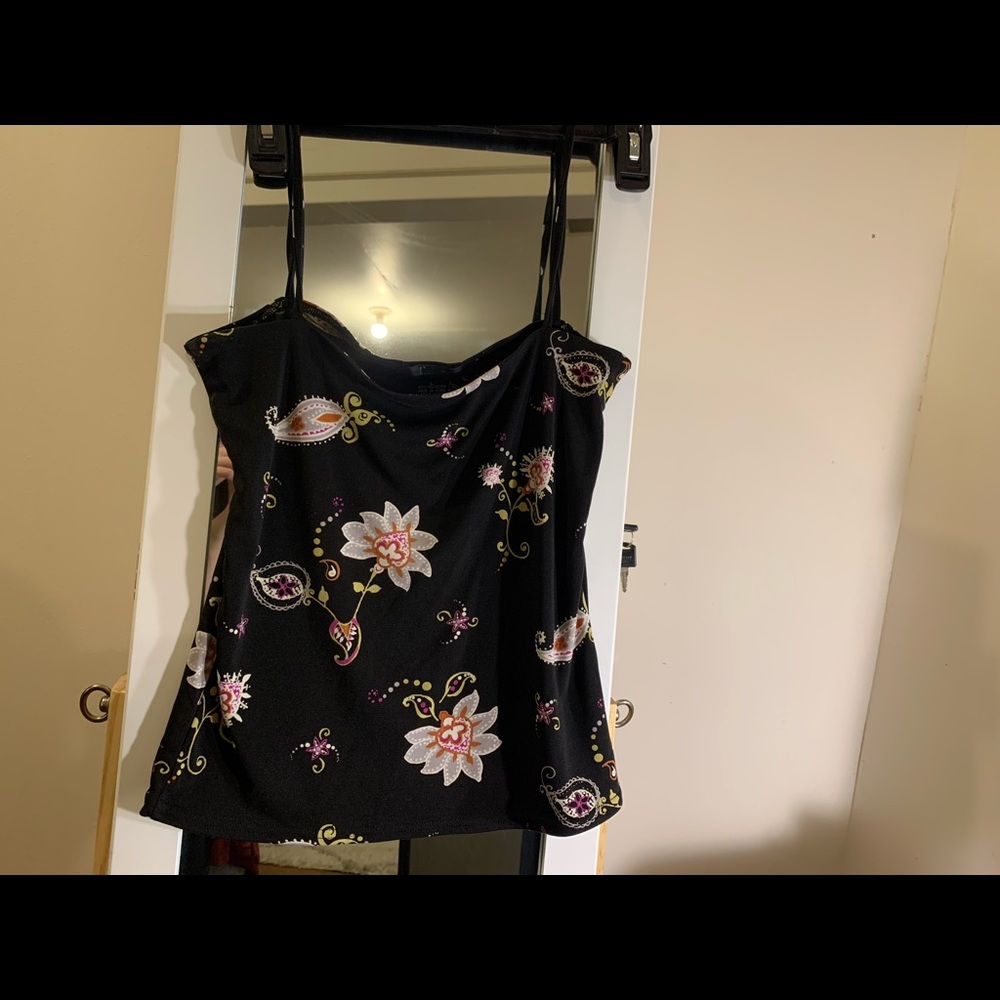 Cute Patterned Top - Picture 2 of 3
